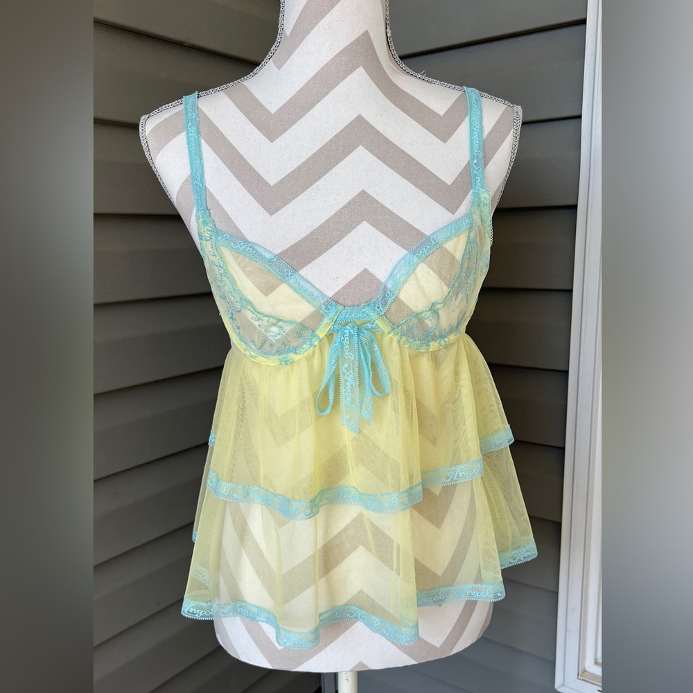 NWT-Vintage Victoria's Secret yellow and blue babydoll Chemise Sz 34B ONE PIECE
